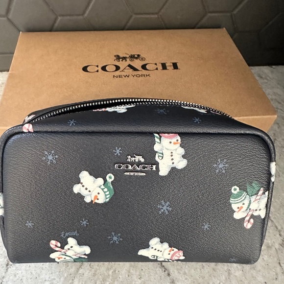 Coach Makeup bag-New in Box - Picture 1 of 3